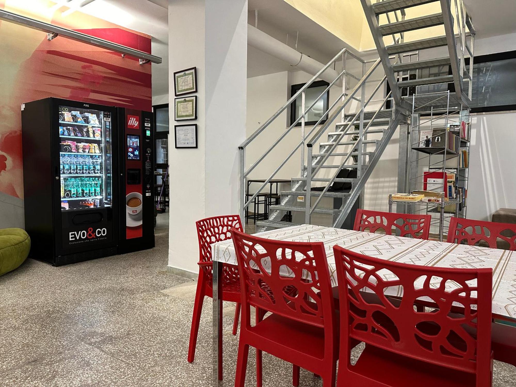Cconforthotels Host Bari Centrale Exterior photo